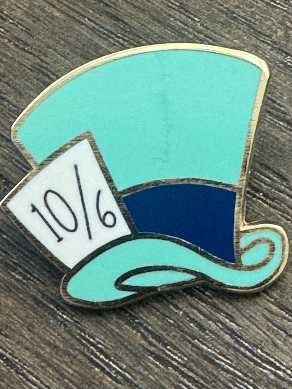 5/$25 Disney Alice in Wonderland Mad Hatter Pin